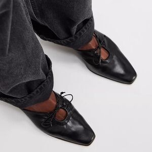 ALOHAS Black Square-Toe Mules